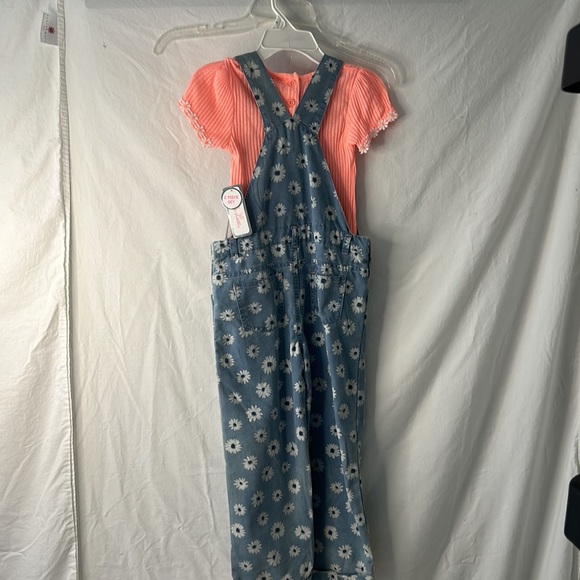 Two piece overall set size 6 new - Picture 6 of 6